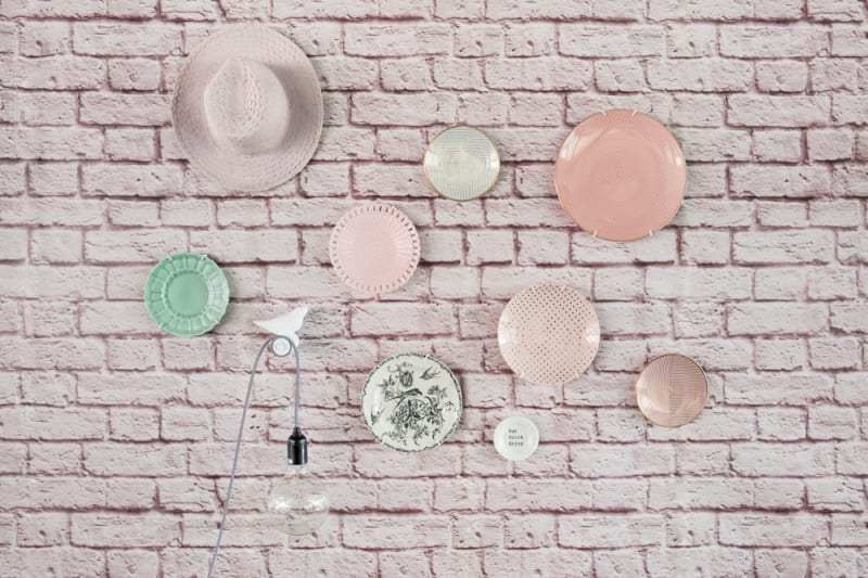 Tapeta Soft Bricks Pink Rebel Walls (1)