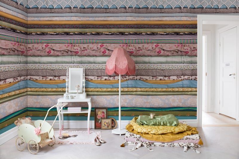 Fototapeta Her Royal Slumber Rebel Walls (2)