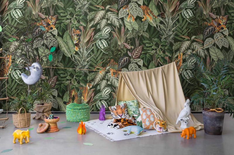 Fototapeta Mischievous Tigers Lush Rebel Walls (1)