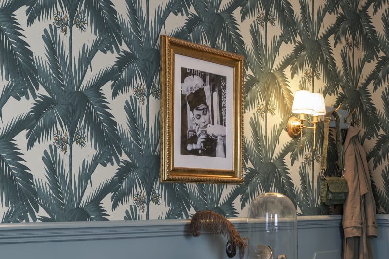 Tapeta Palm Spring Teal Rebel Walls R17571.webp