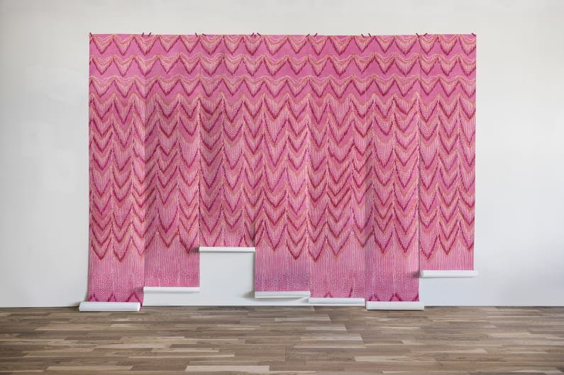 Fototapeta Fringed Follies hot Pink (3).jpg