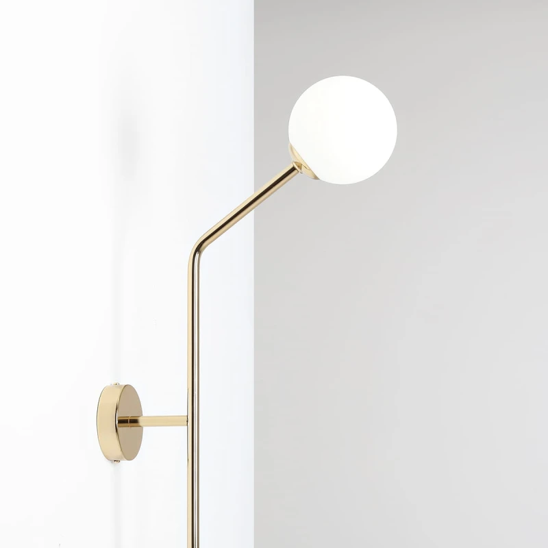 3-pure-wall-gold-vertical-male.jpg