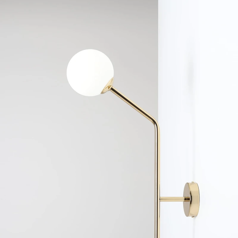 1-pure-wall-gold-vertical-male.jpg