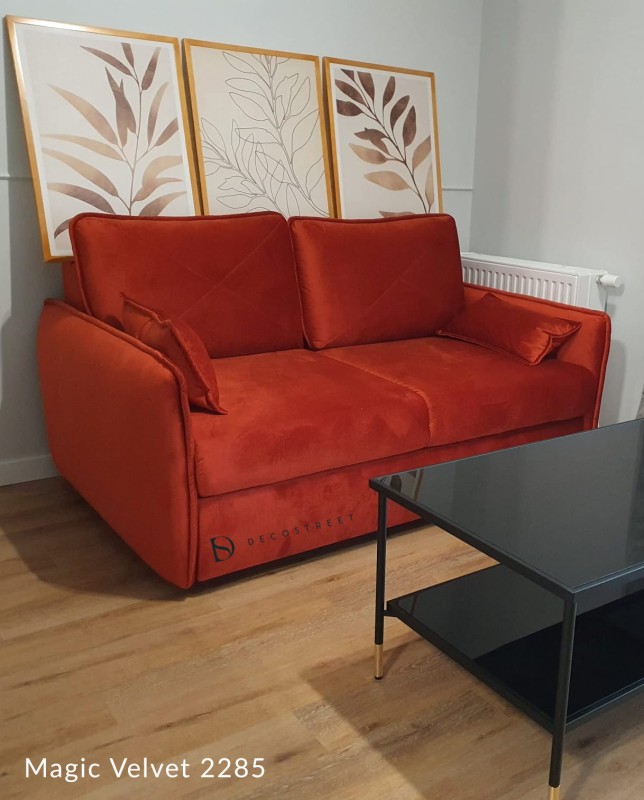sofa selfie czerwona ruda MAGIC VELVET 2285.jpeg
