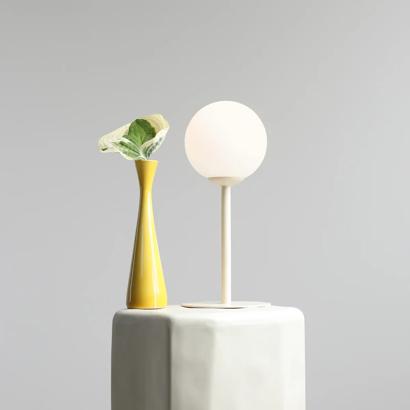 8-pinne-table-cream-male.webp