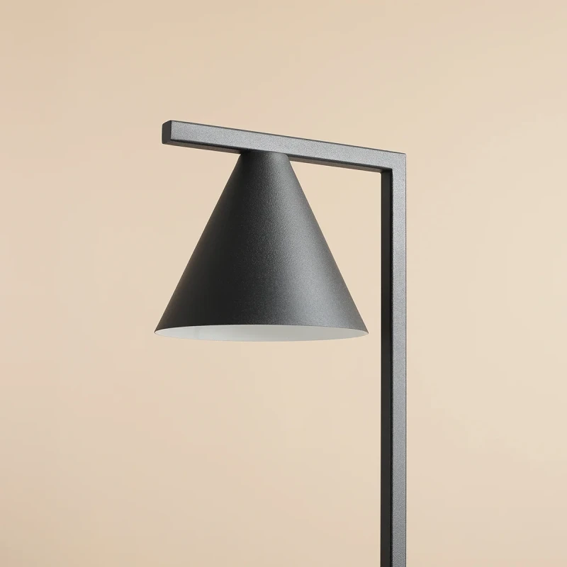 2-form-table-black-male.webp