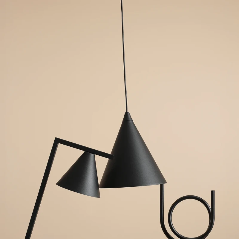 4-form-table-black-male.webp