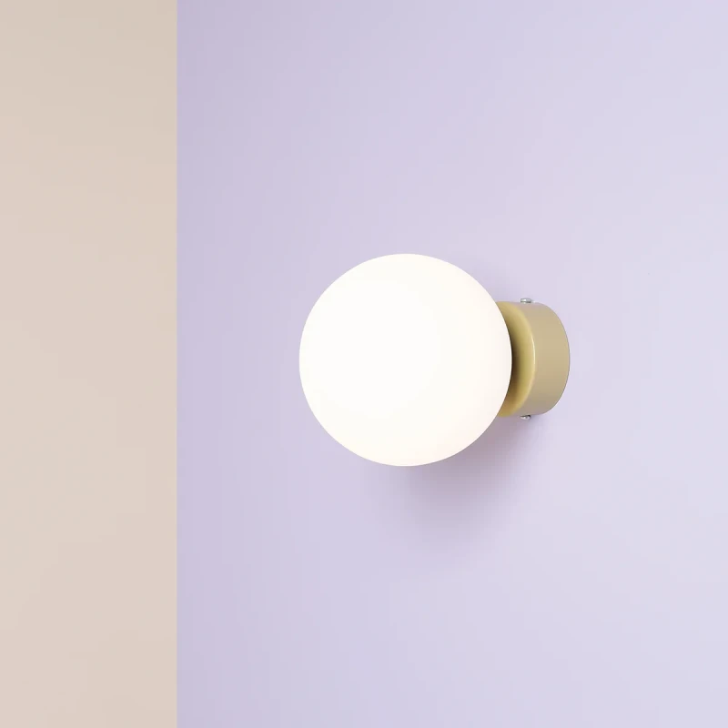 1-ball-wall-khaki-male.webp