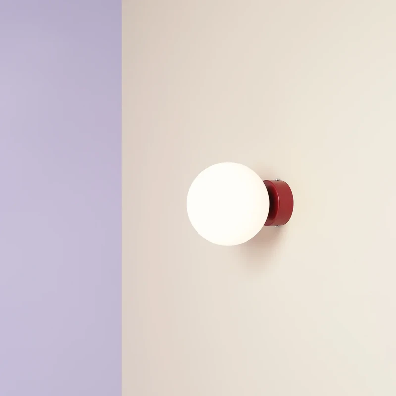 1-ball-wall-red-wine-male.webp