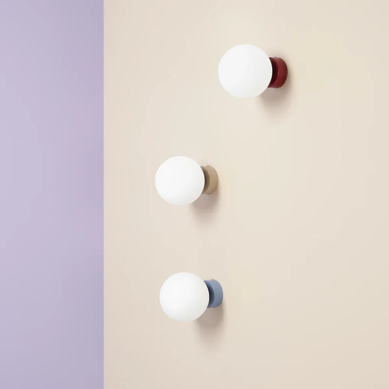 4-ball-wall-red-wine-male.webp
