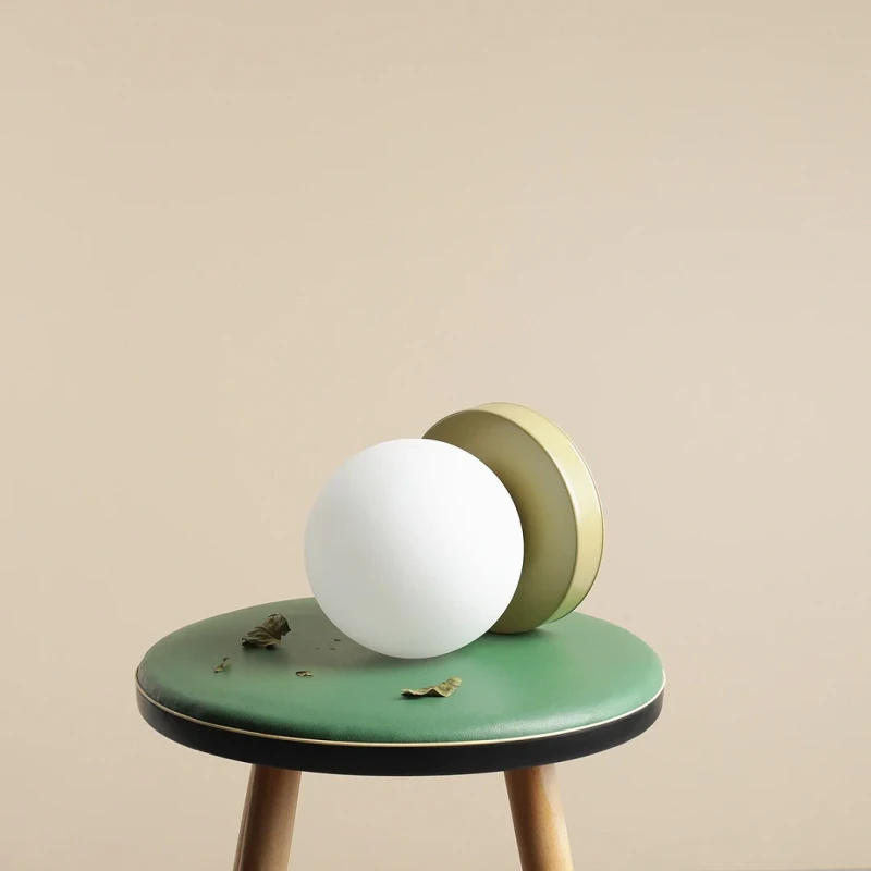 5-ball-table-khaki-male.webp