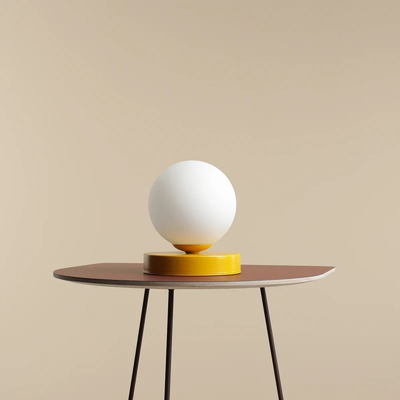 1-ball-table-mustard-male.webp