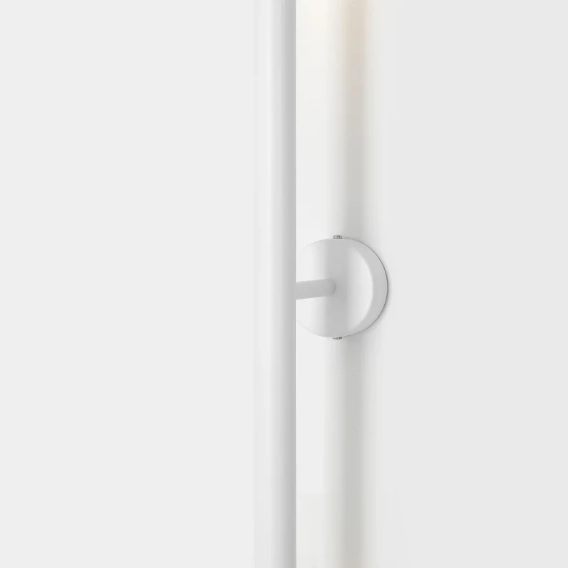 4-tubo-wall-white-male.webp