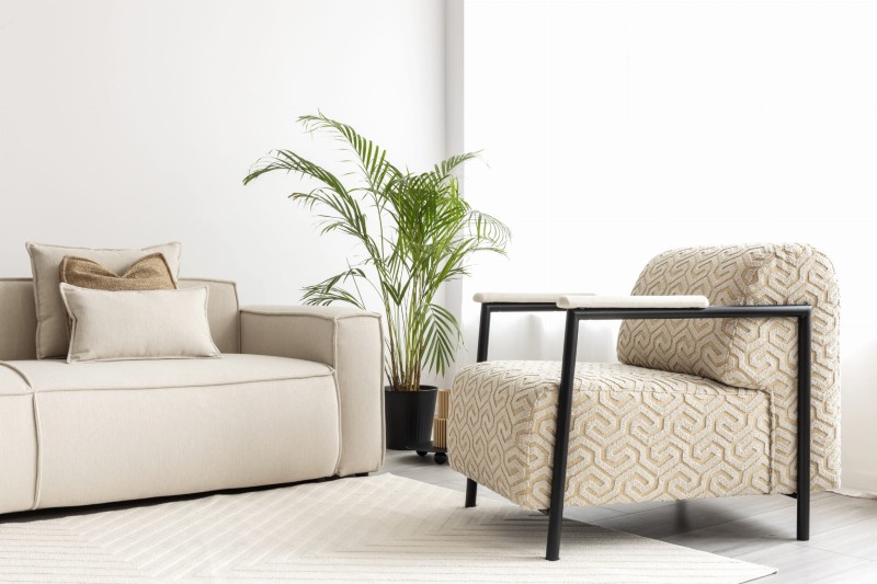 Fotel beżwoy boucle Mezzo Dappo i sofa