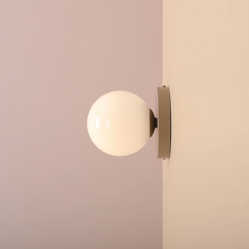 3-ball-2-wall-beige-male.jpg