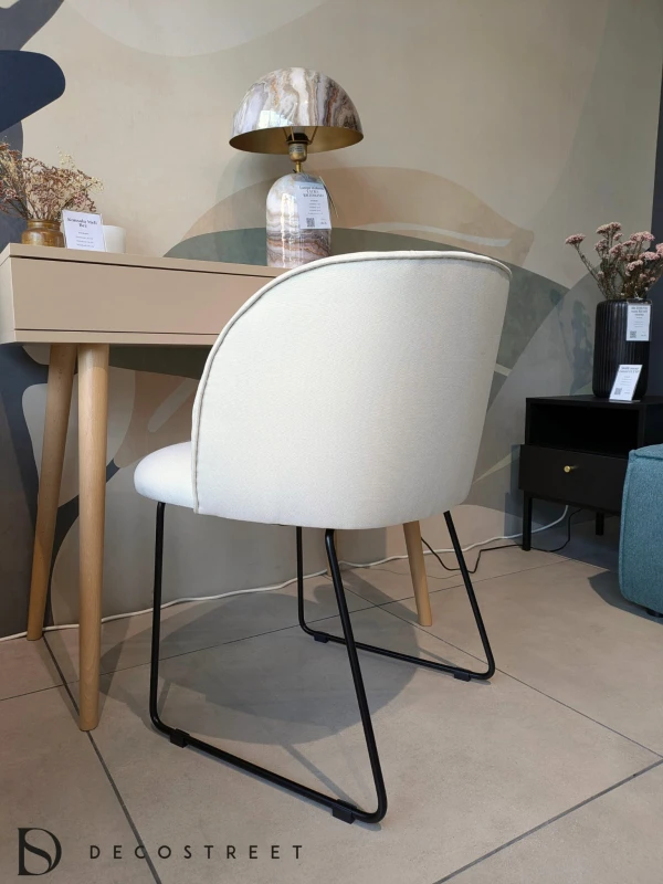 Krzesło tapicerowane z podłokietnikami Livia Ski (4).jpg