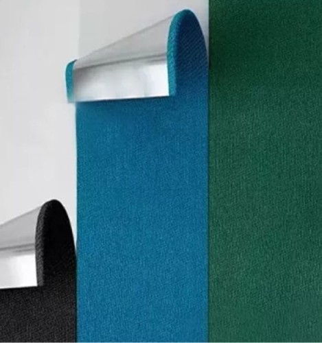 Próbka tapety z tkaniny na piance