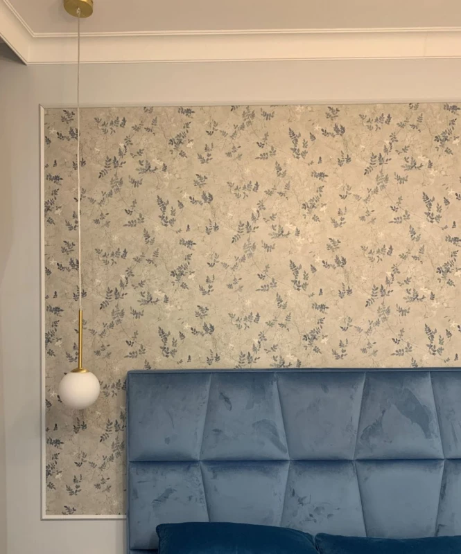 Lampa Wisząca Bosso Mini 14 Brass mosiądz, Tapeta Irene Indigo Blue Jordnara.jpg