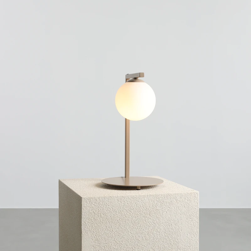 1-zac-table-beige-male.webp