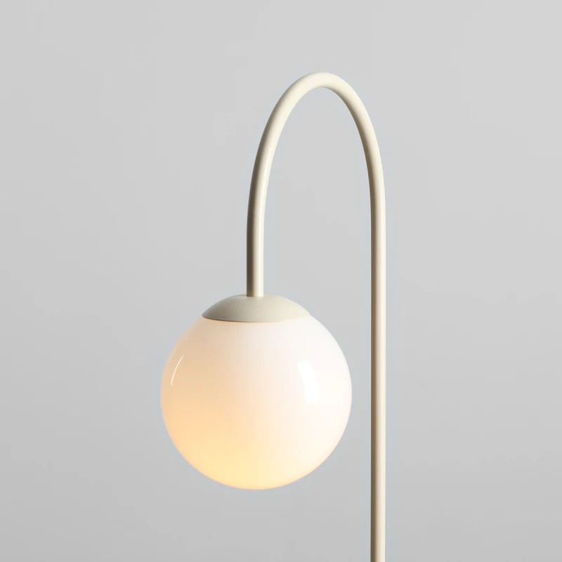2-una-table-cream-male.webp