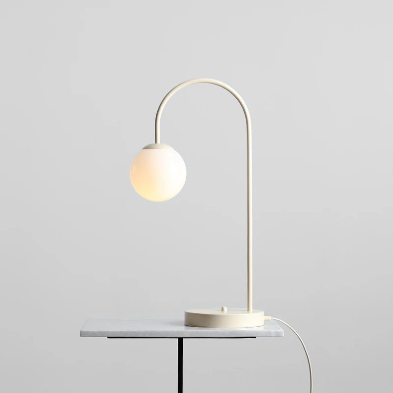 1-una-table-cream-male.webp