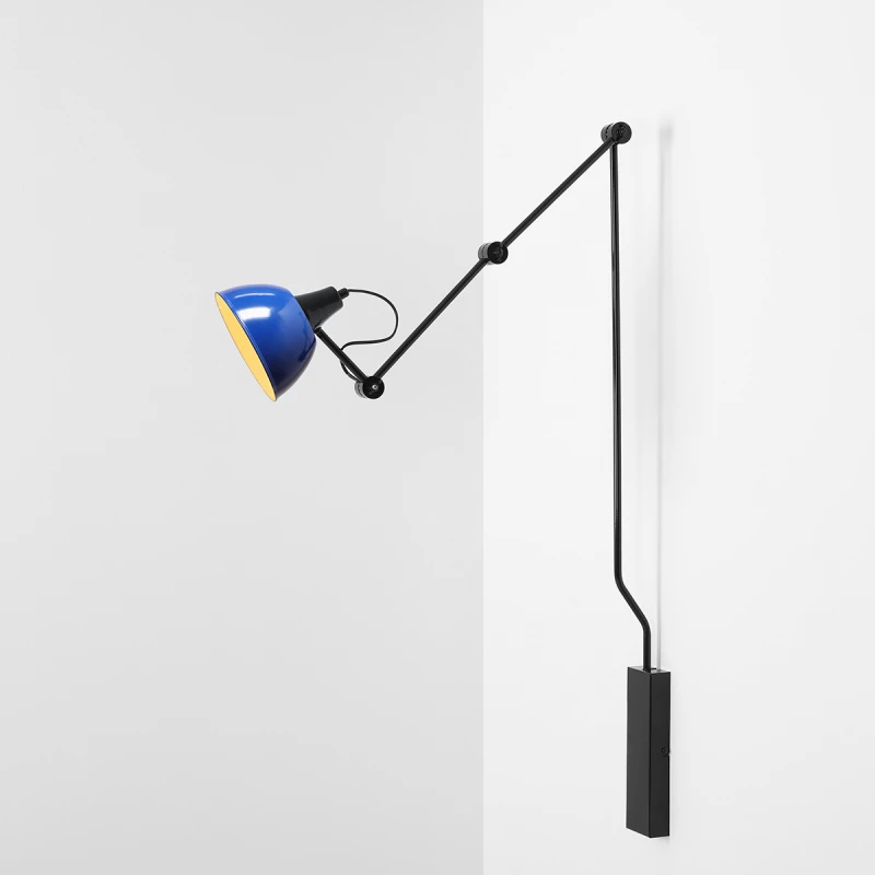 2-aida-wall-cobalt-male.webp