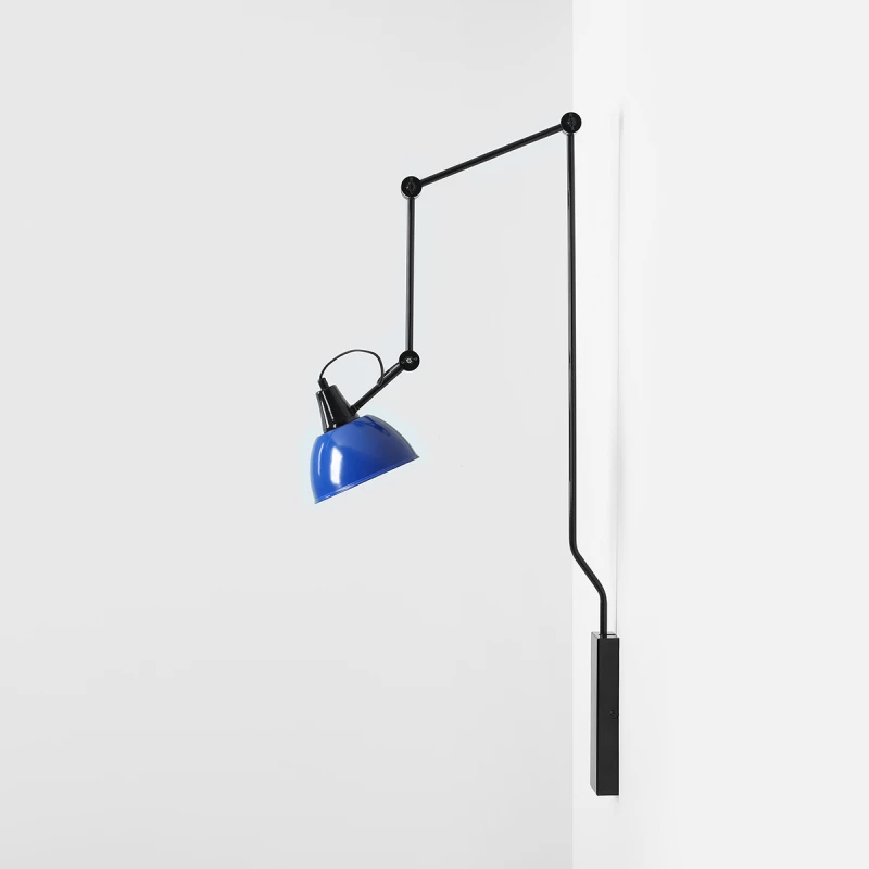 1-aida-wall-cobalt-male.webp