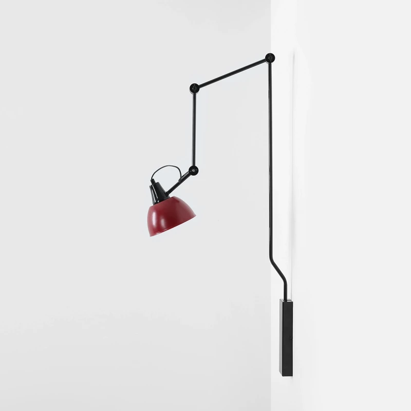 1-aida-red-male.webp