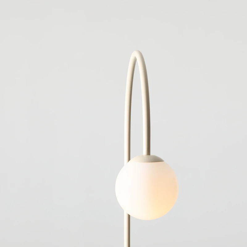4-una-floor-cream-male.webp
