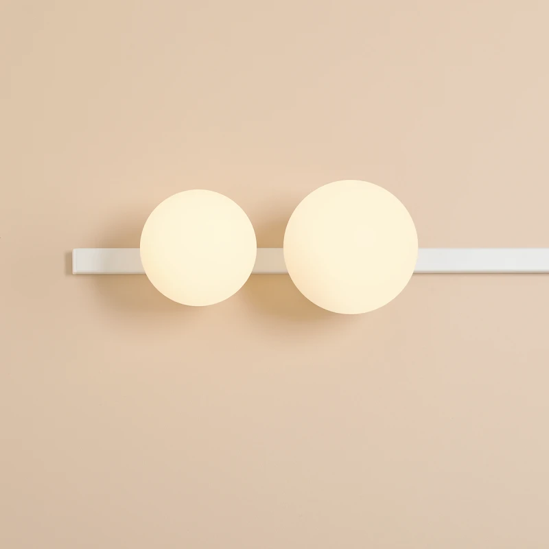 2-garda-wall-white-2-male.webp