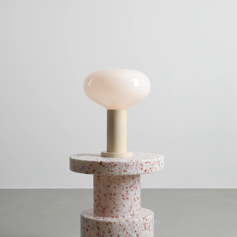 1-flo-table-m-cream.jpg