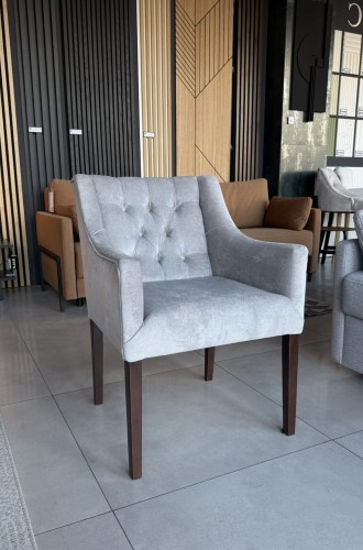 Krzesło Leonard Elegant pikowane  New Milton z ekspozycji