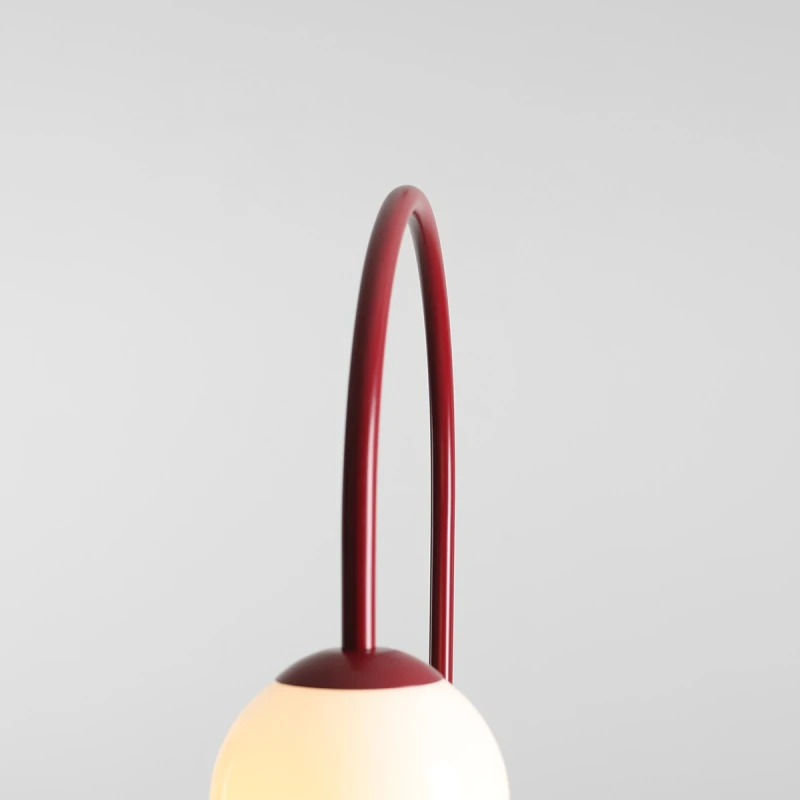 3-una-floor-red-wine-male.webp
