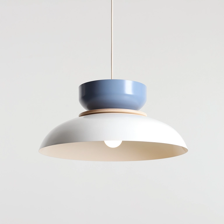 bialo-niebieska-lampa-do-restauracji-e1762631354733-768x768.webp
