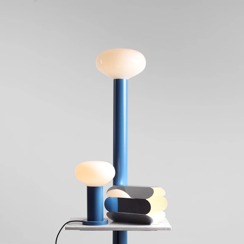 4-flo-table-sky-male.webp