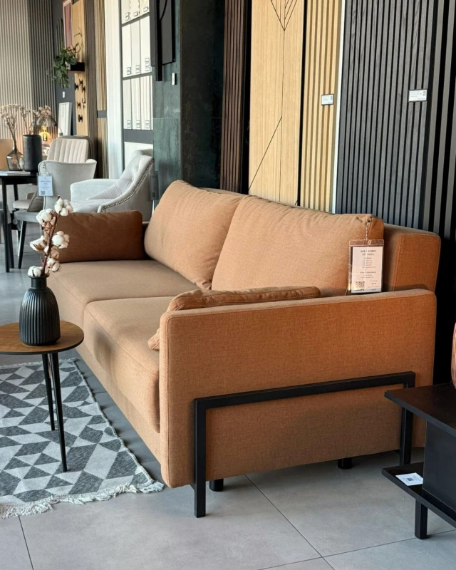 Sofa-Modo-z-funkcja-spania-222-cm-MP-Nidzica-z-ekspozycji-bok-rama-czarna-loft.jpg