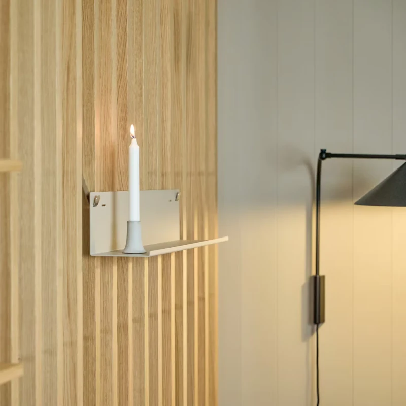06-3712_embrace_nell_metal-shelf_lifestyle_1x1_3.webp