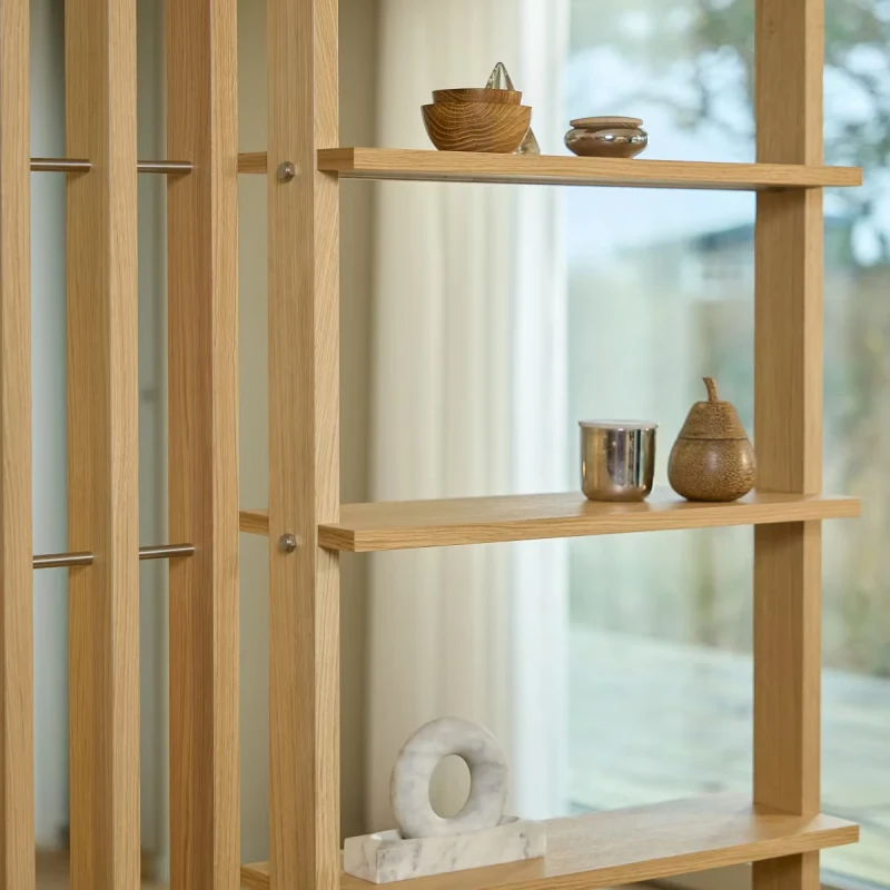 08-3707_embrace_lova_wood-shelf_lifestyle_1x1_2-1.webp