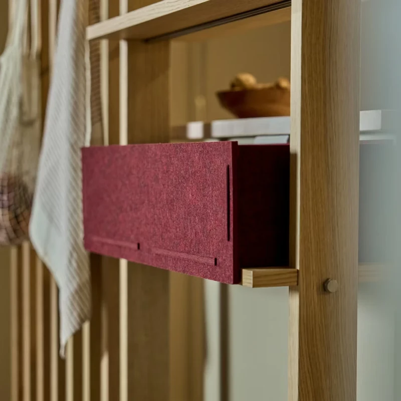 01-3720_embrace_vigg_felt-box_lifestyle_1x1_1.webp