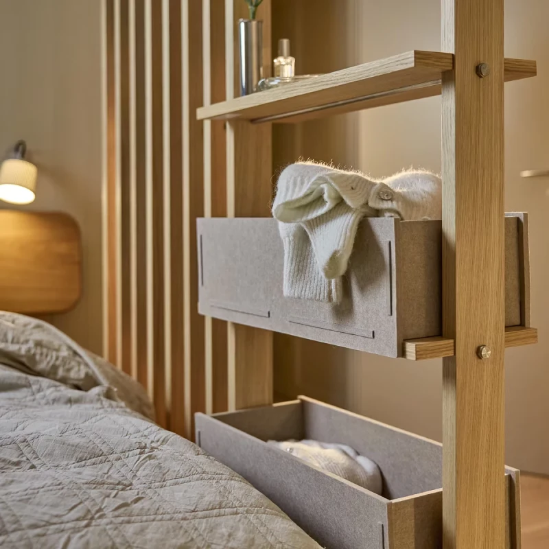 06-3719_embrace_vigg_felt-box_lifestyle_1x1_9.webp