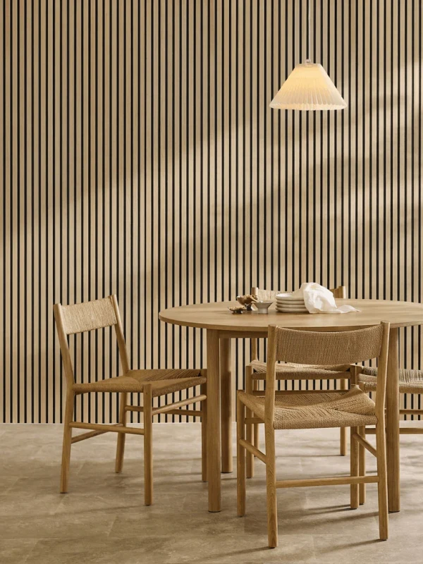 akupanel_environmental_dining_area_classic_oak_black_felt_1.webp