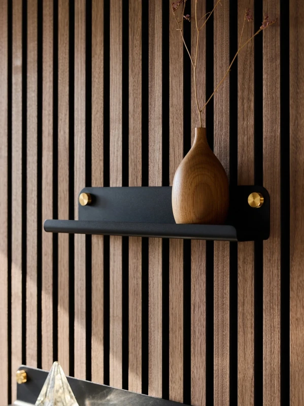 3402_3403_create_norr_narrow_shelf_black_brass_environmental_04.webp