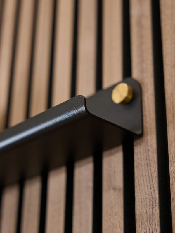 3400_3401_create_norr_narrow_shelf_black_brass_environmental_04.webp