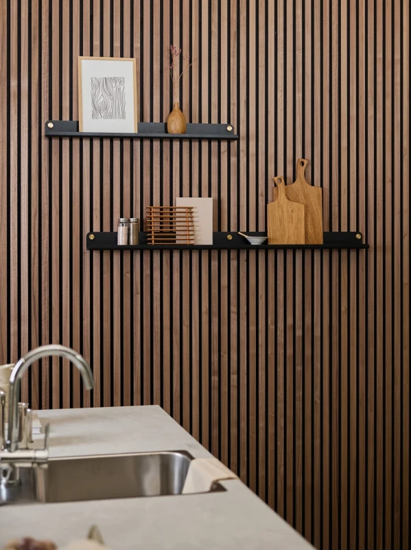 3400_3401_create_norr_narrow_shelf_black_brass_environmental_03.webp
