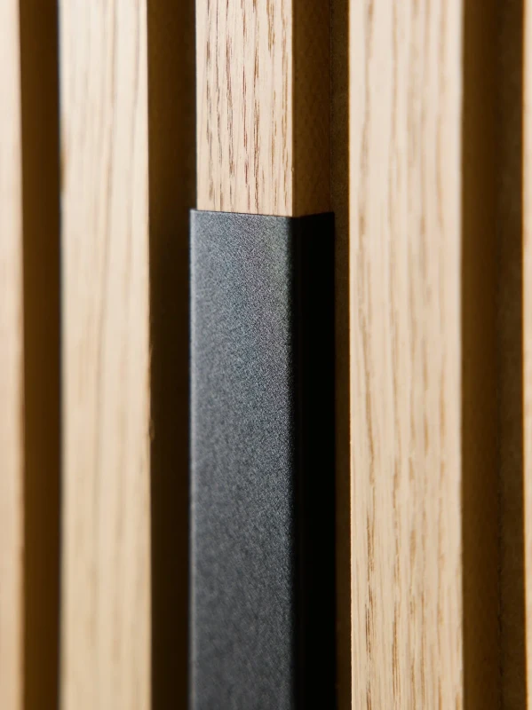 3027_3028_3029_create_liva_cover_black_aluminum_environmental_02.webp